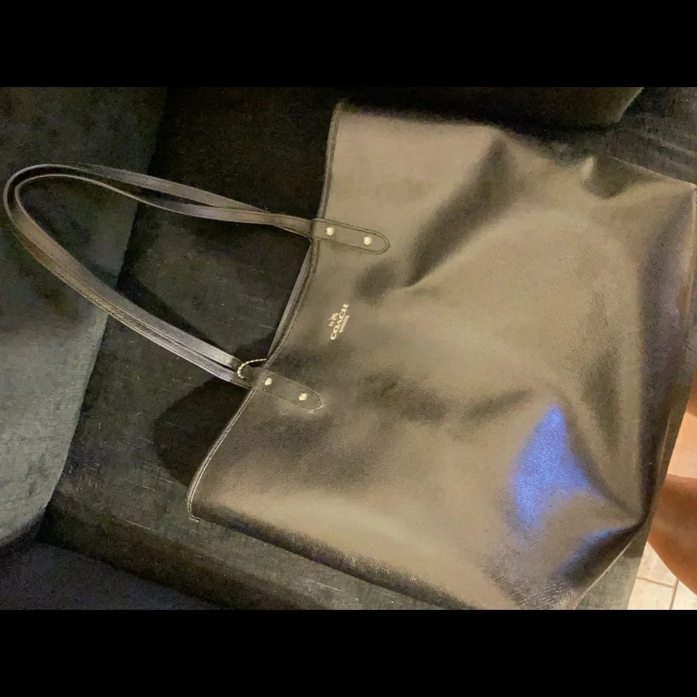 Coach reversible city tote in great condition